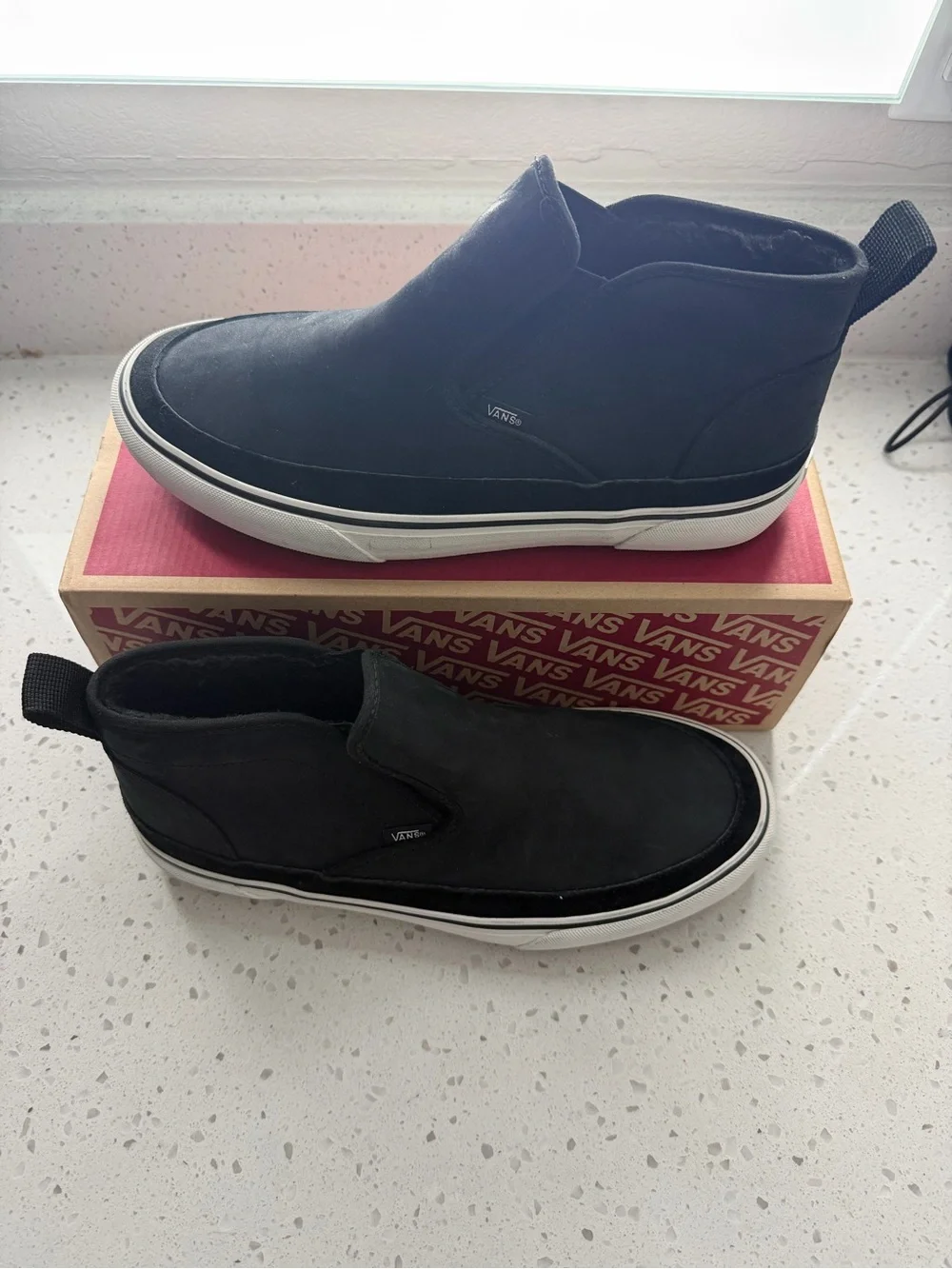 NEW Vans Black Suede High-Top Slip-Ons – Men’s Size 10 (Box Included)